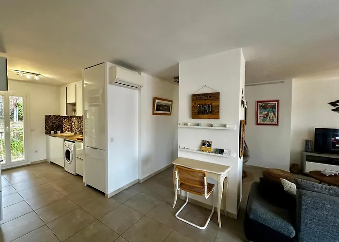 Cassis Village Options Parking And Baby