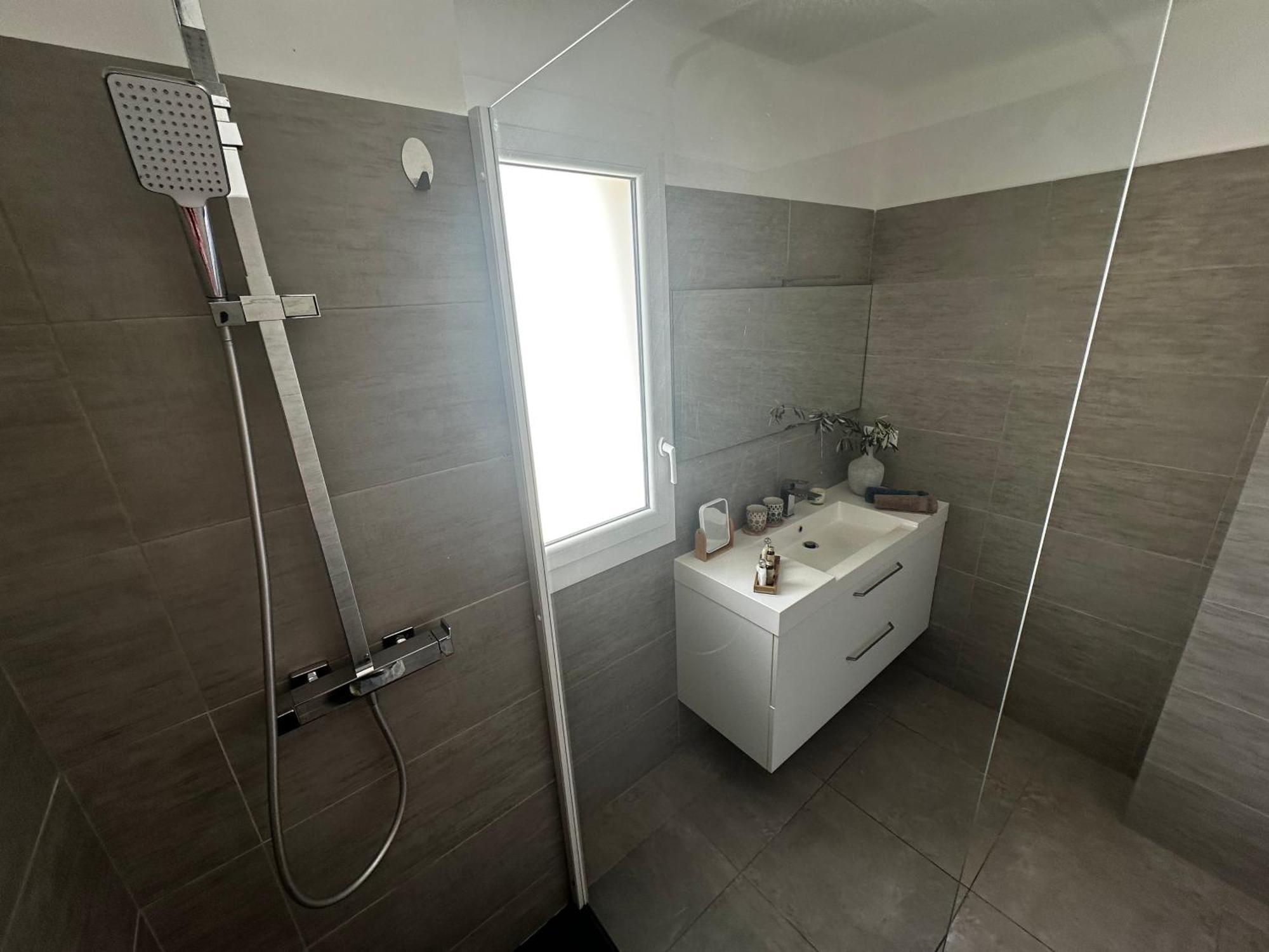 72 M2 Confort Et Calme Options Baby Bébé Cassis