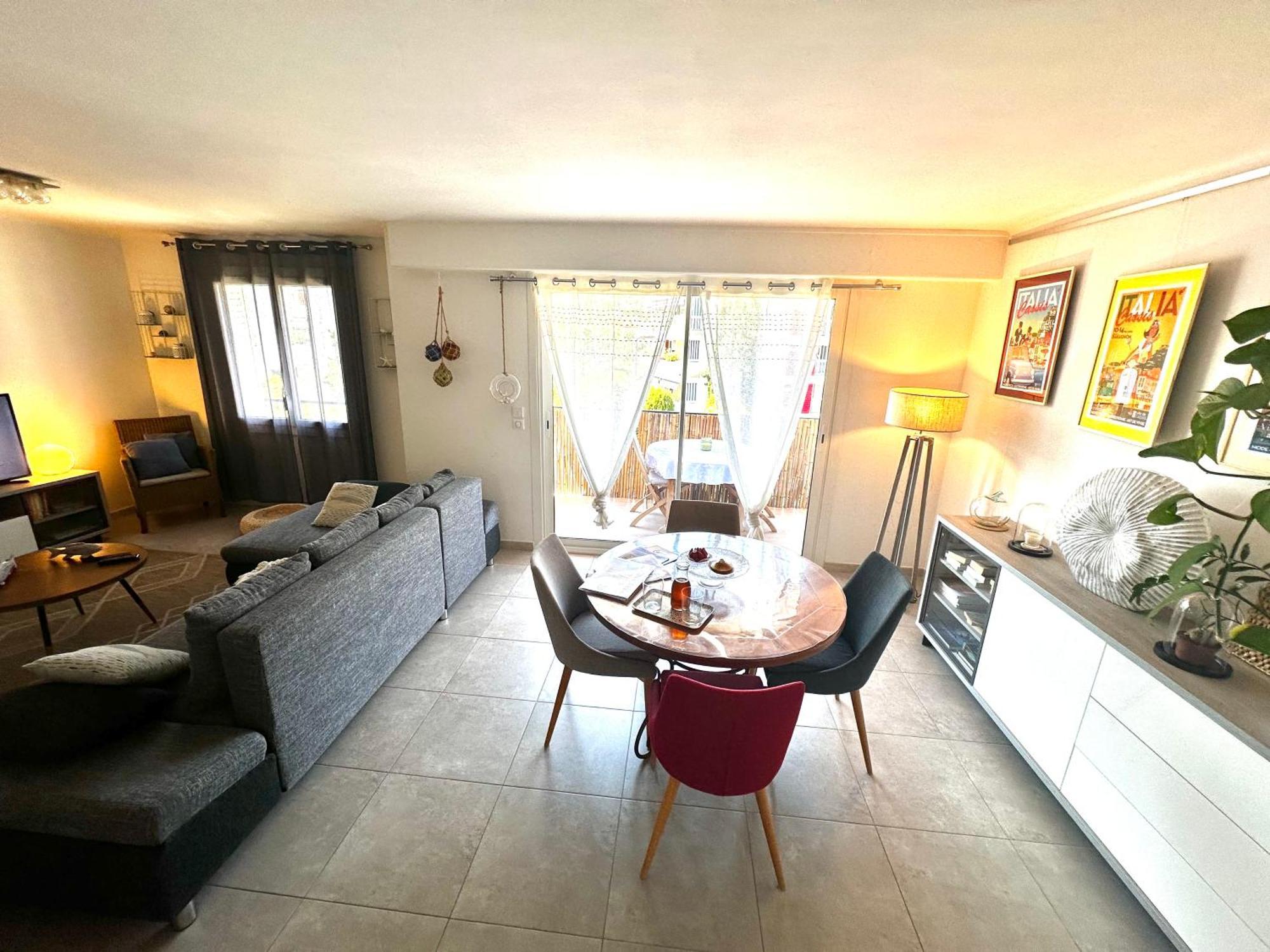 Village Options Parking And Baby Apartment Cassis